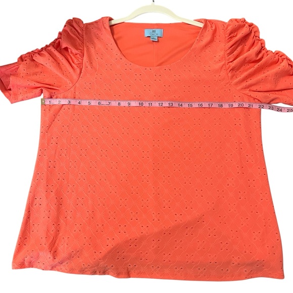 CeCe Short Sleeve Coral Eyelet-Embroidered Beautiful Knit Top Size XL - Picture 8 of 11